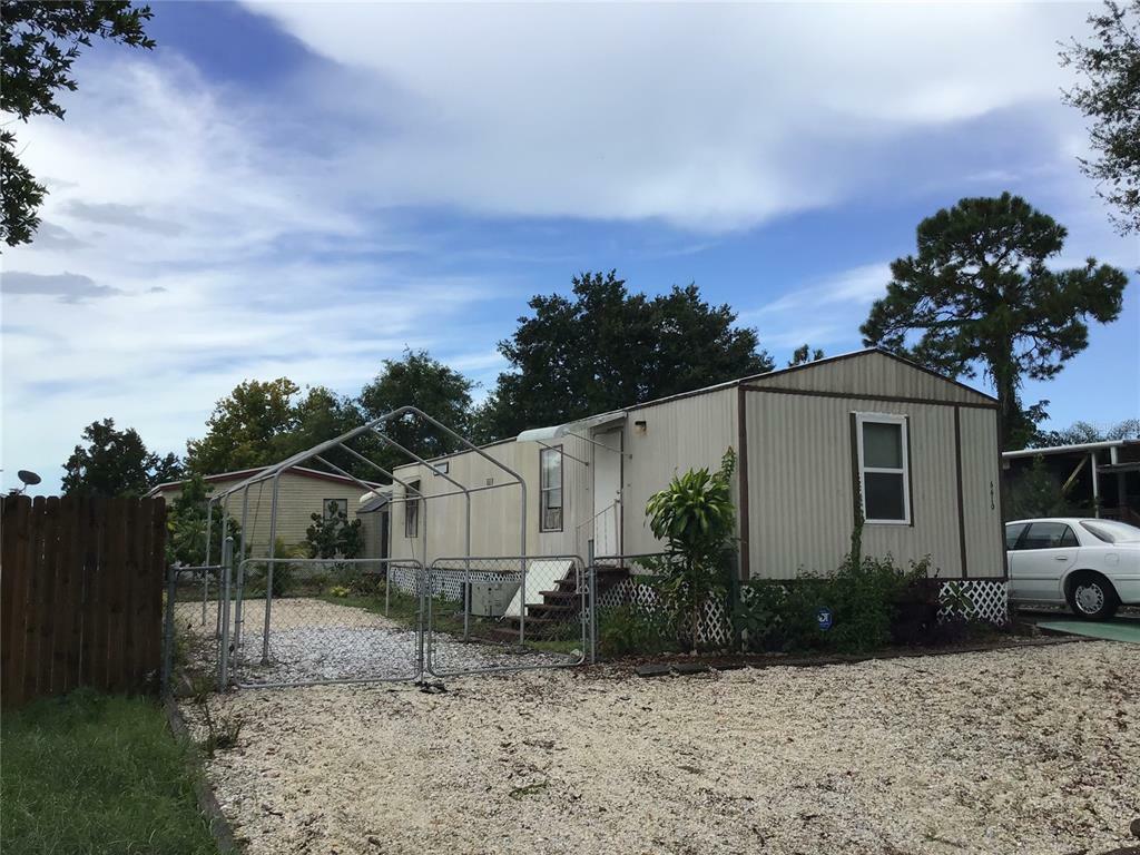Property Photo: 6610 Limerick Avenue FL 34653