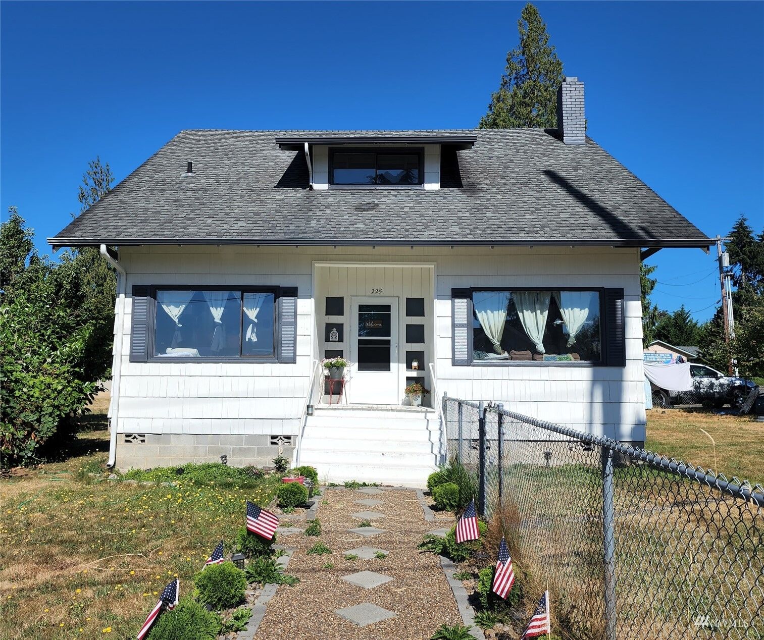 Property Photo: 225 2nd Avenue NE WA 98565