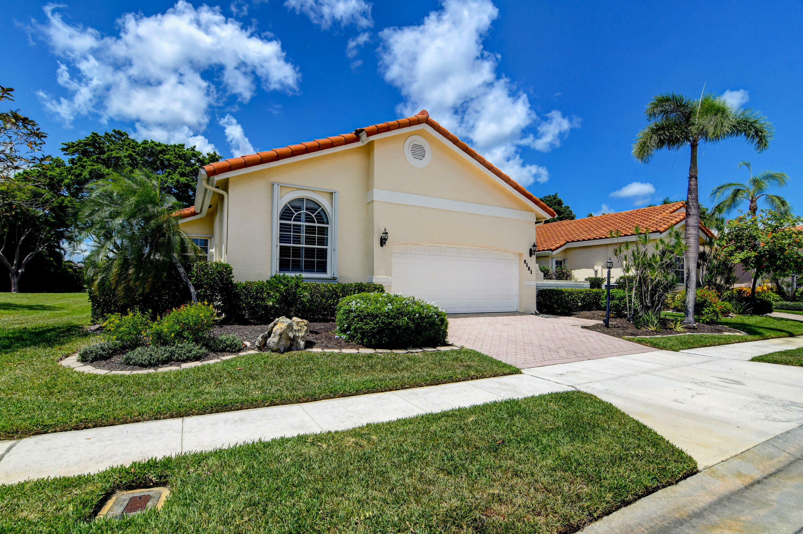 Property Photo:  5181 Columbo Court  FL 33484 