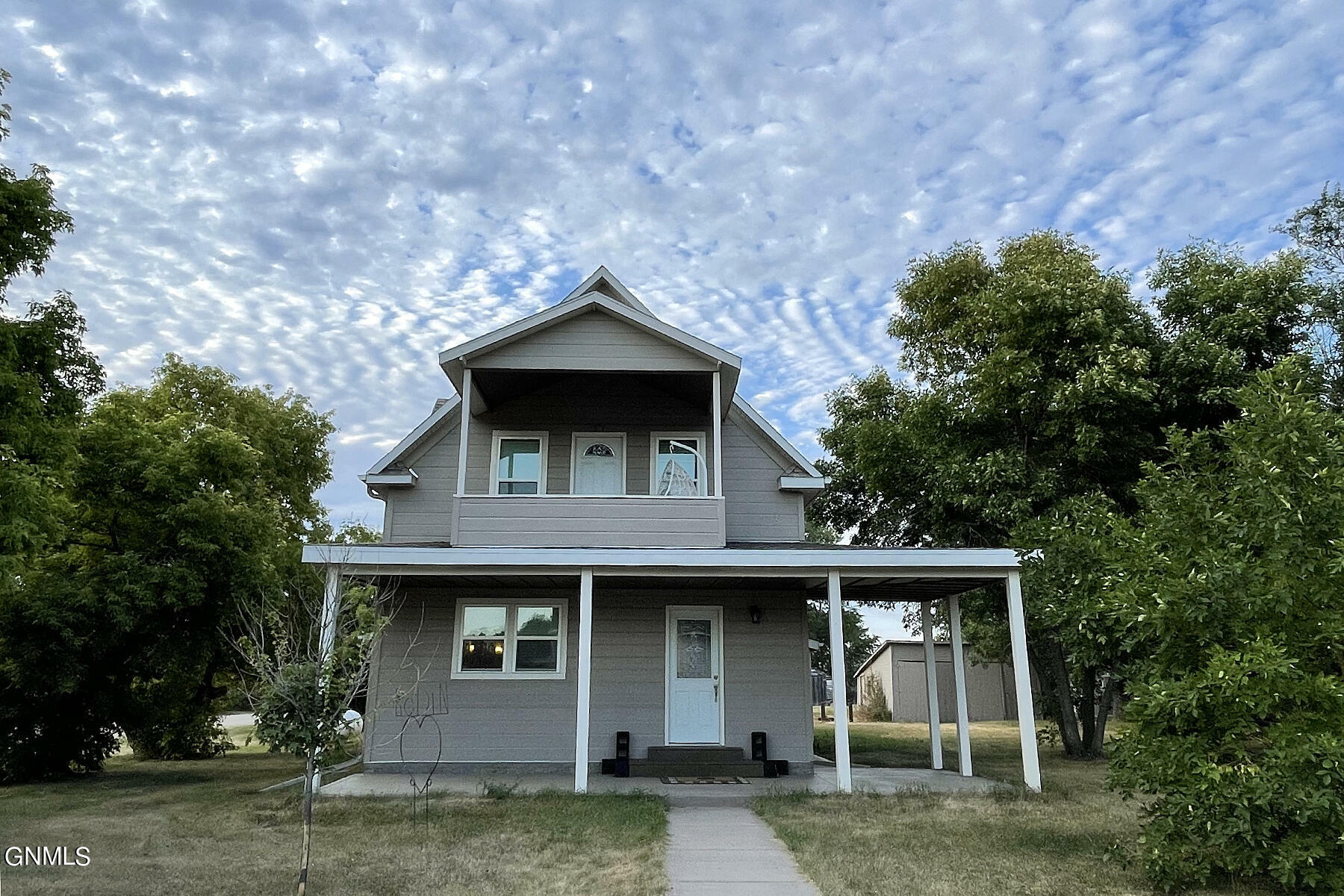 Property Photo:  301 4th Avenue  ND 58472 