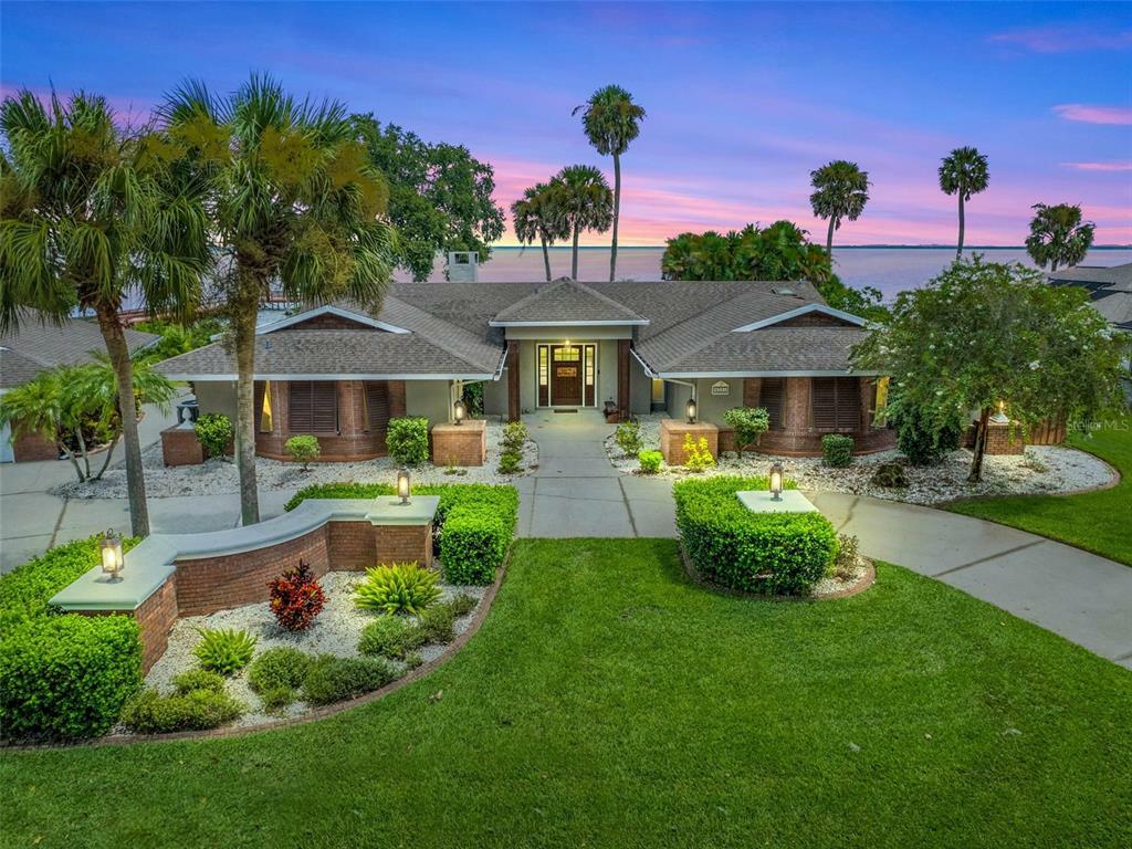 Property Photo: 8035 Lakeside Drive FL 34797