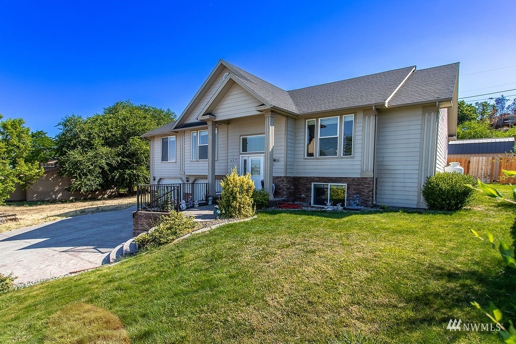 Property Photo: 929 S Garden Drive WA 98837