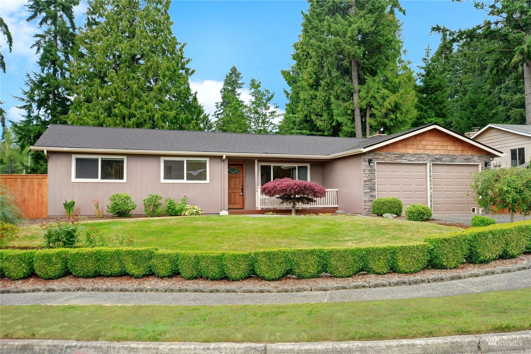 Property Photo:  9306 166th Place NE  WA 98052 