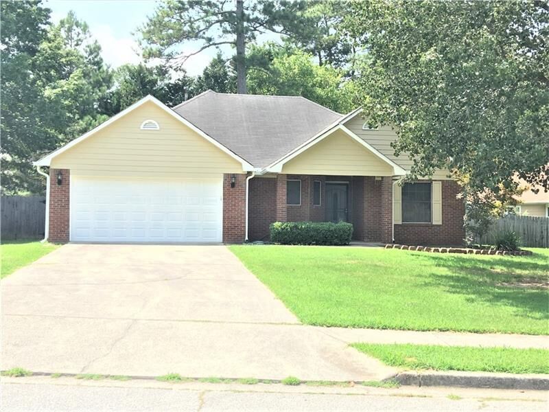 Property Photo: 2129 Green Tree Court GA 30058