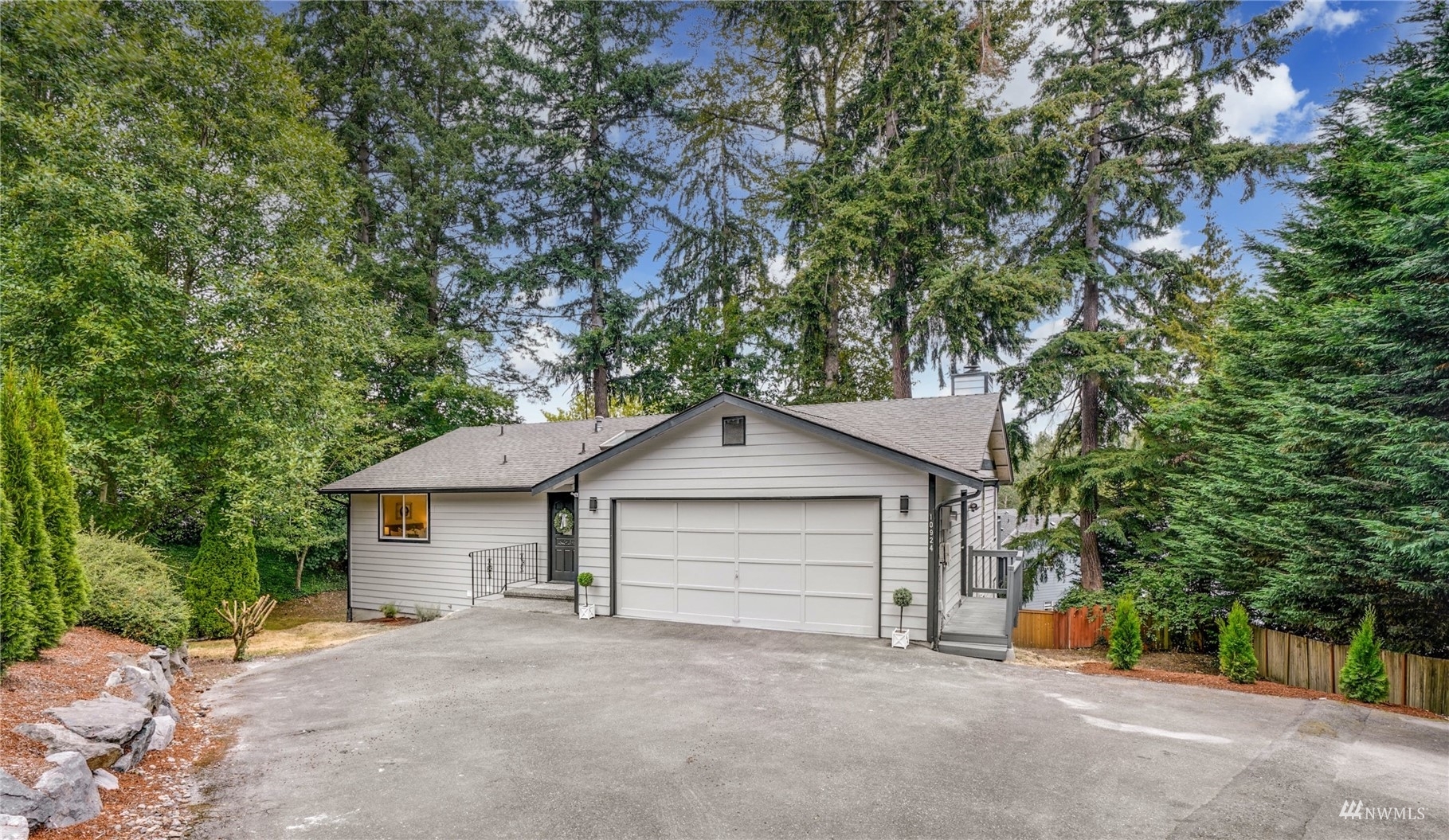 Property Photo: 10924 NE 189th Street WA 98011