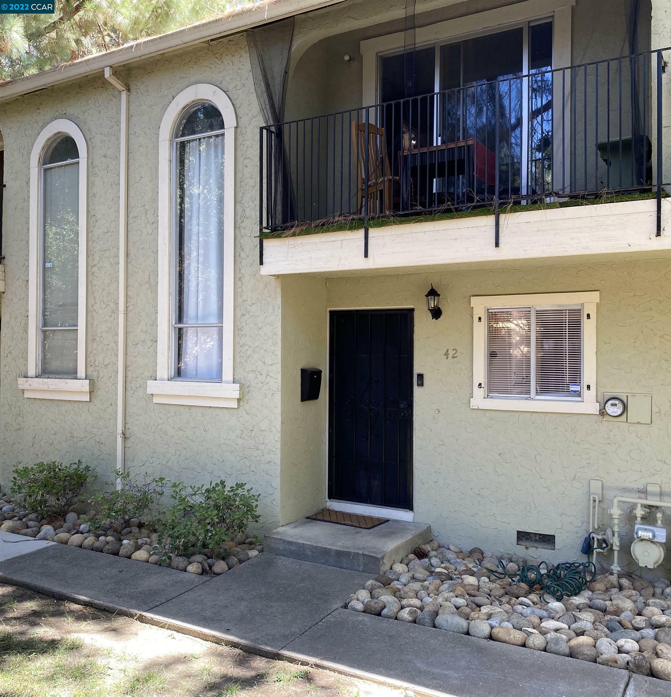Property Photo: 42 Meadowbrook Ave CA 94565