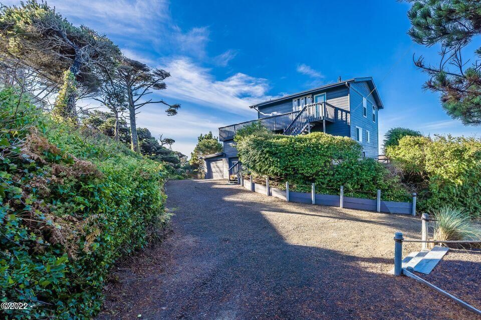 Property Photo:  1140 NW 12th Street  OR 97367