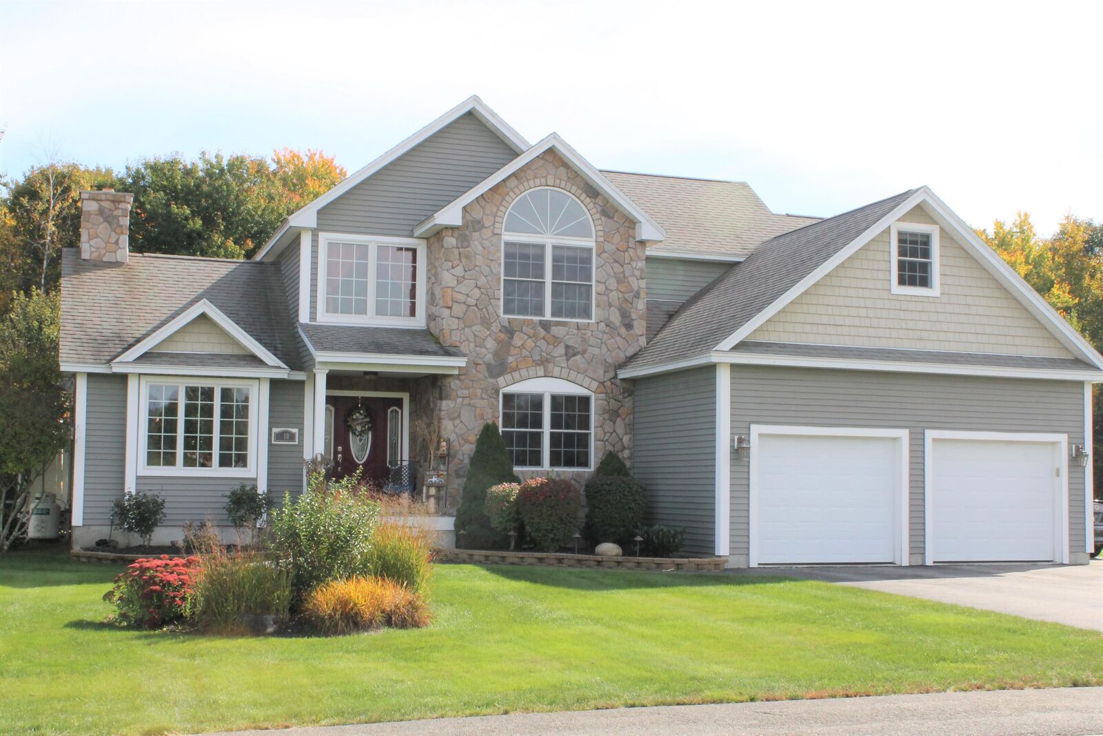 Property Photo:  10 Chantelle Way  ME 04072 