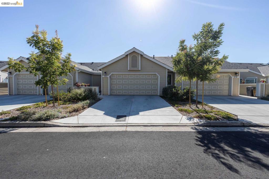 Property Photo:  2049 Stonefield Ln  CA 95403 