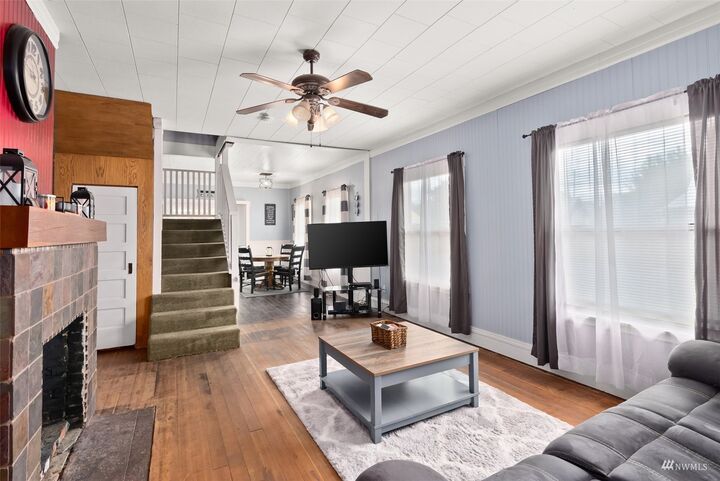 Property Photo:  765 NW Folsom  WA 98532 