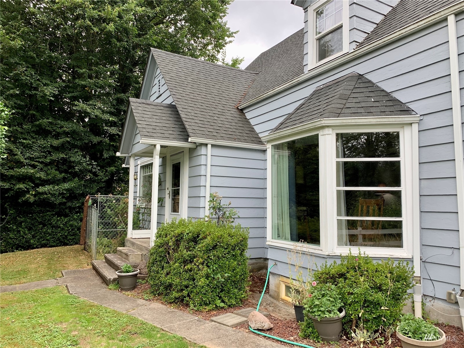 Property Photo:  260 Crescent Drive  WA 98626 