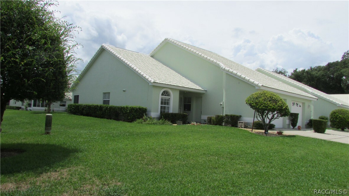 Property Photo:  808 Inverie Drive  FL 34453 