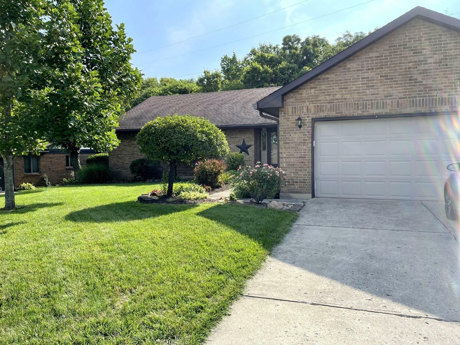 Property Photo:  1052 Woods View Ct  OH 45342 