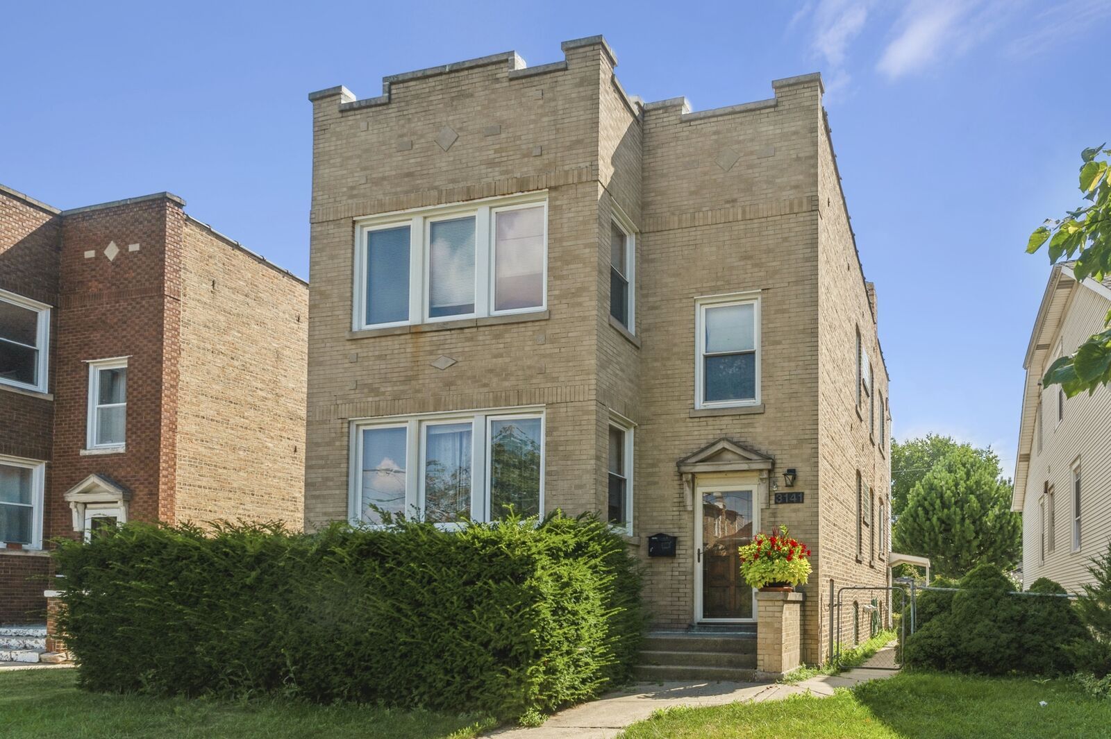 Property Photo:  3141 N Natchez Avenue  IL 60634 
