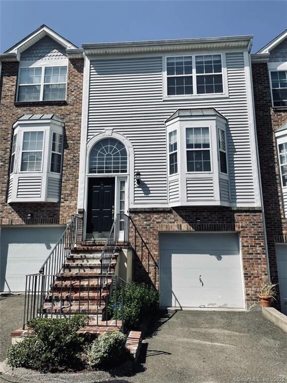 Property Photo:  2612 North Avenue G4  CT 06604 