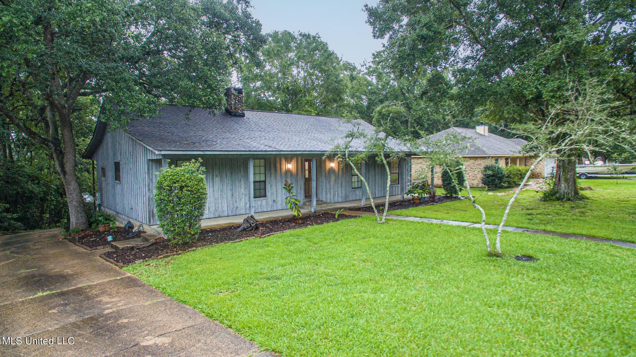 Property Photo:  1428 Sioux Bayou Drive  MS 39553 