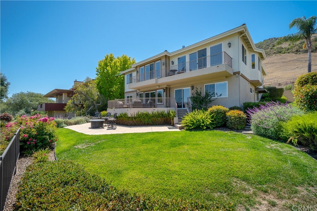 Property Photo:  733 Greystone Place  CA 93401 