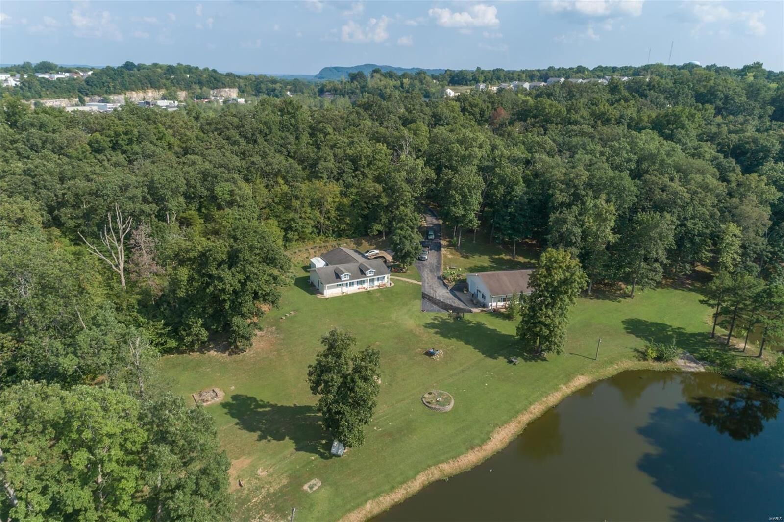 Property Photo:  1675 Scenic  MO 63028