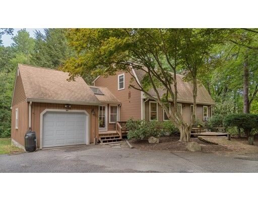 Property Photo:  85 Howe St  MA 01721 