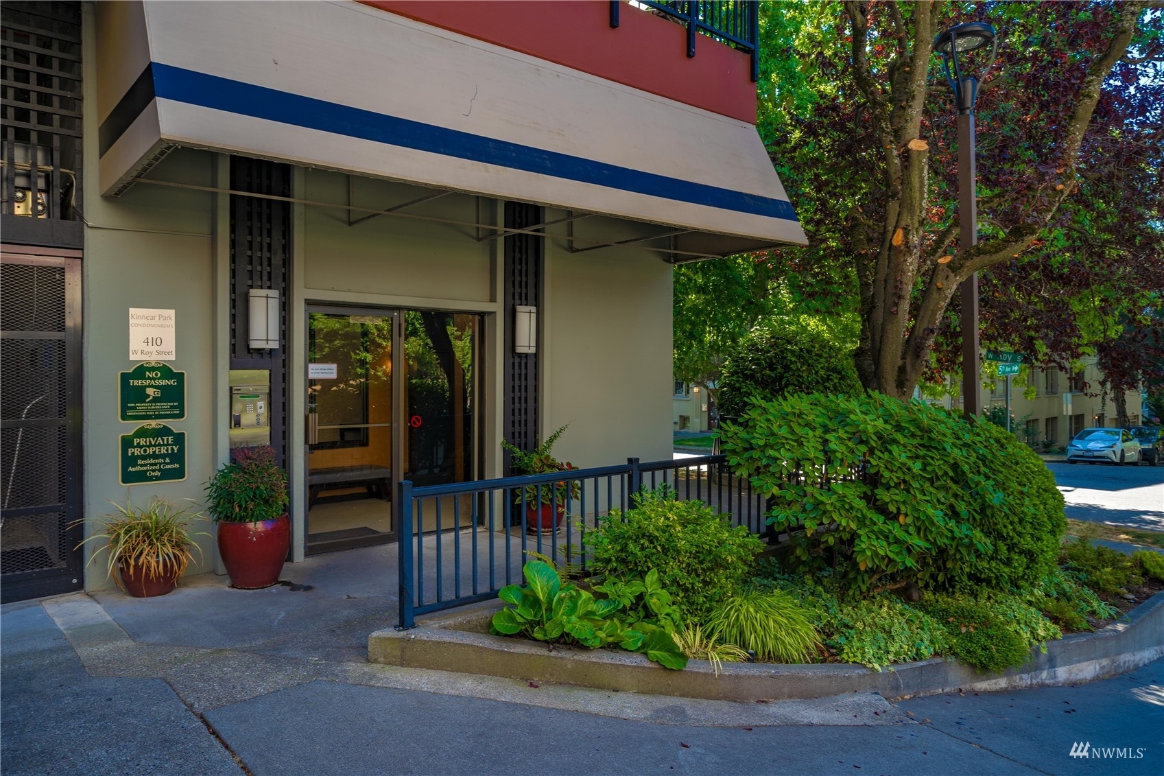 Property Photo: 410 W Roy Street E107 WA 98119