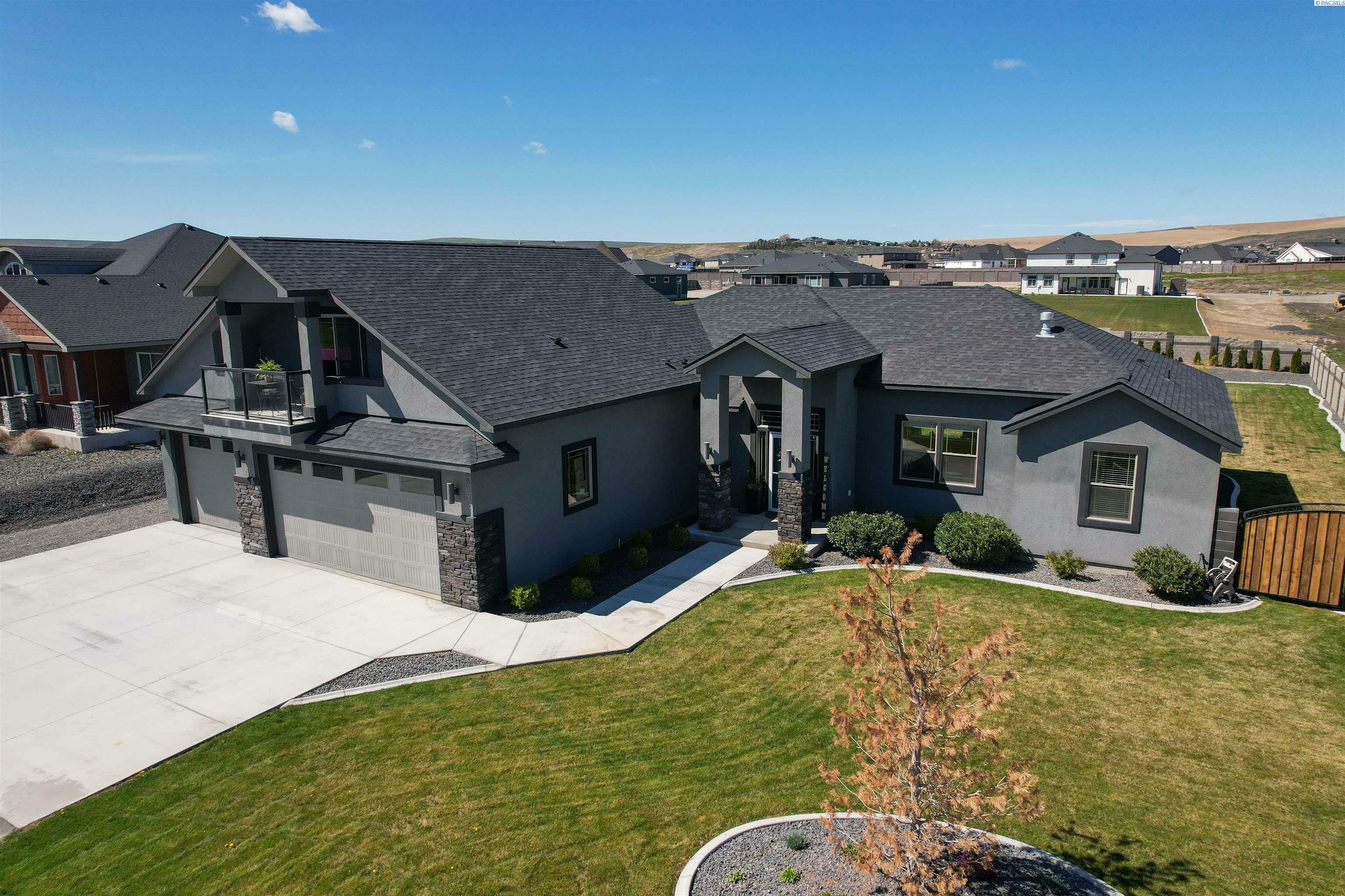 Property Photo: 90678 Summit View Dr WA 99338-8000