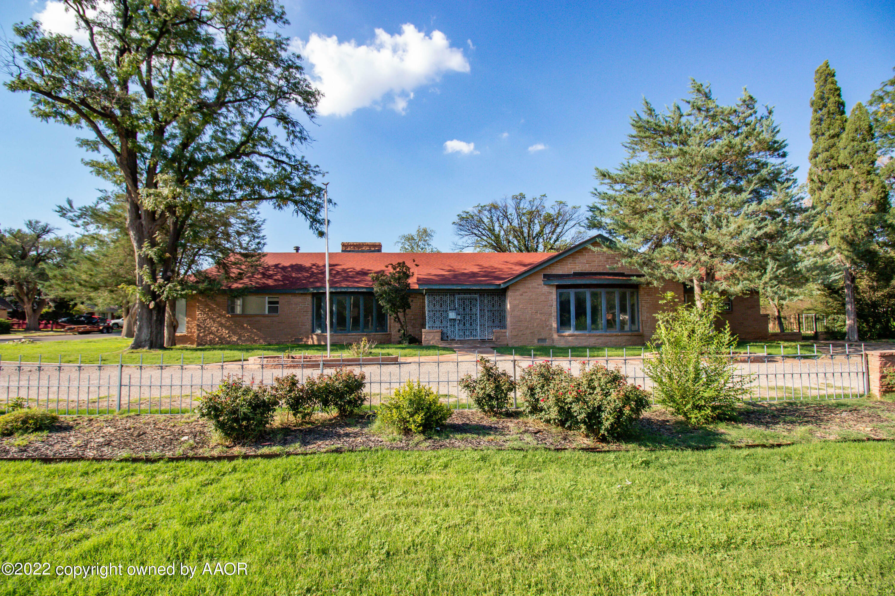 Property Photo:  1904 S Julian Boulevard  TX 79102 