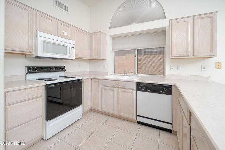 Property Photo: 8444 W Rockwood Drive AZ 85382