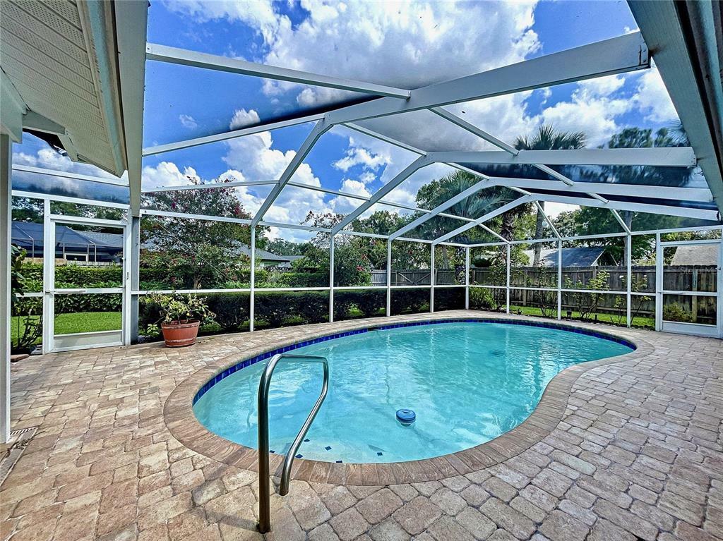 Property Photo:  13707 Walbrooke Drive  FL 33624 