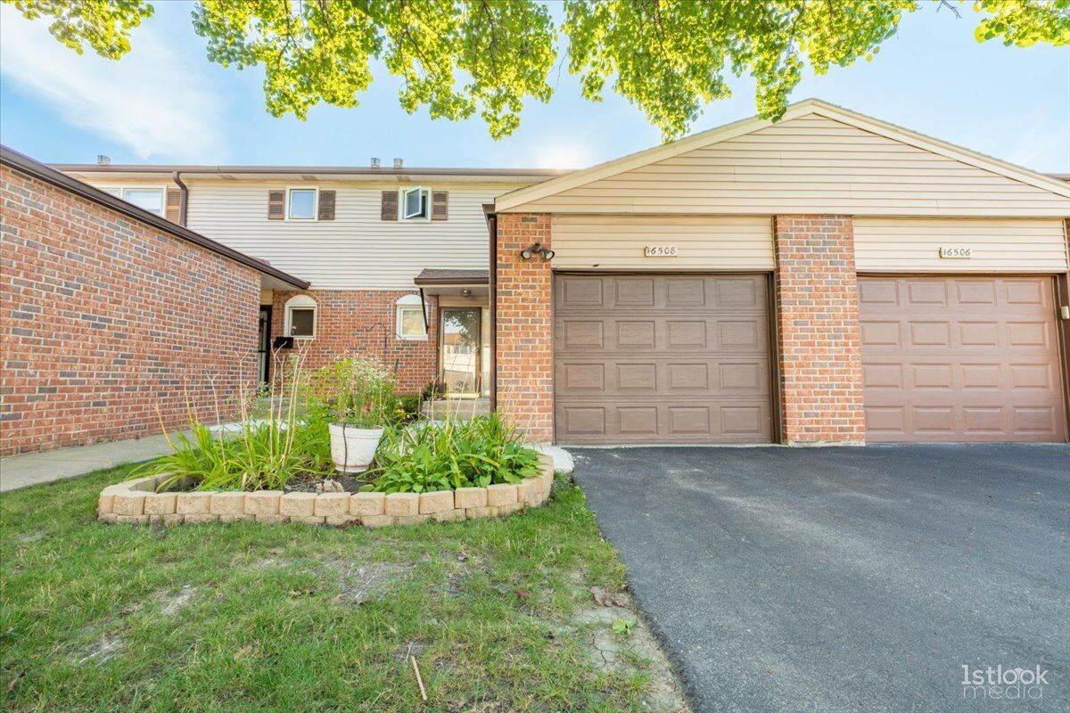 Property Photo:  16508 Oxford Drive 16508  IL 60477 