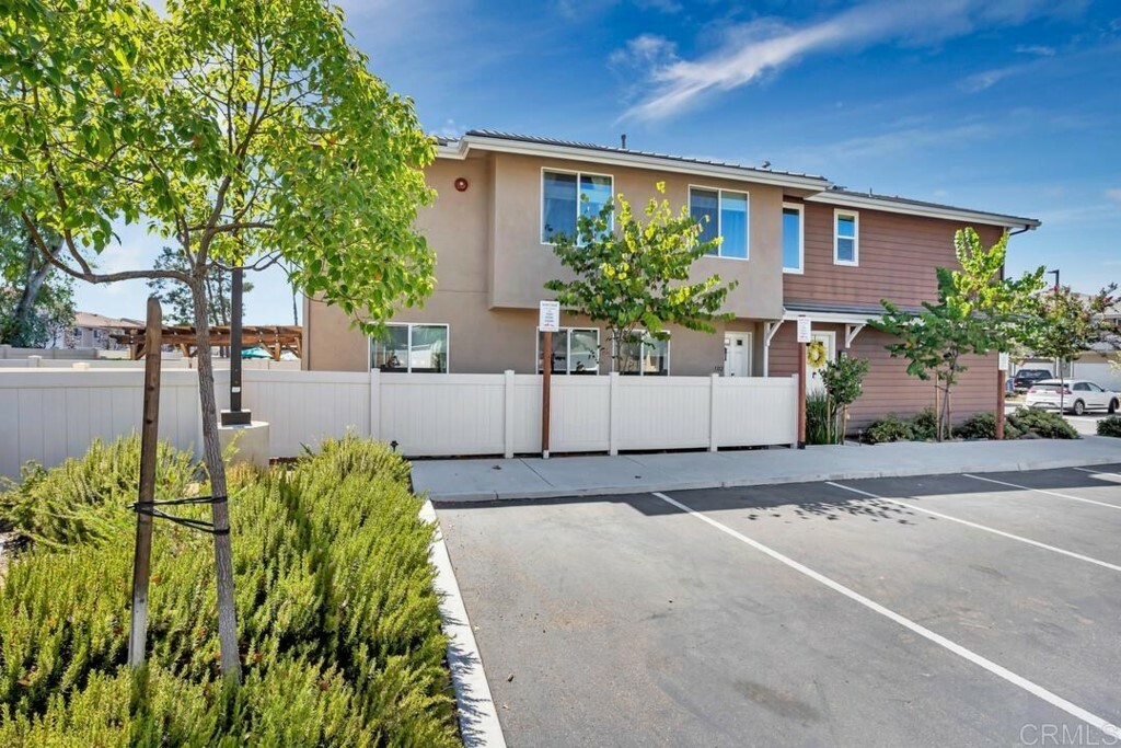 Property Photo:  1312 Shoshone Falls Drive  CA 92065 