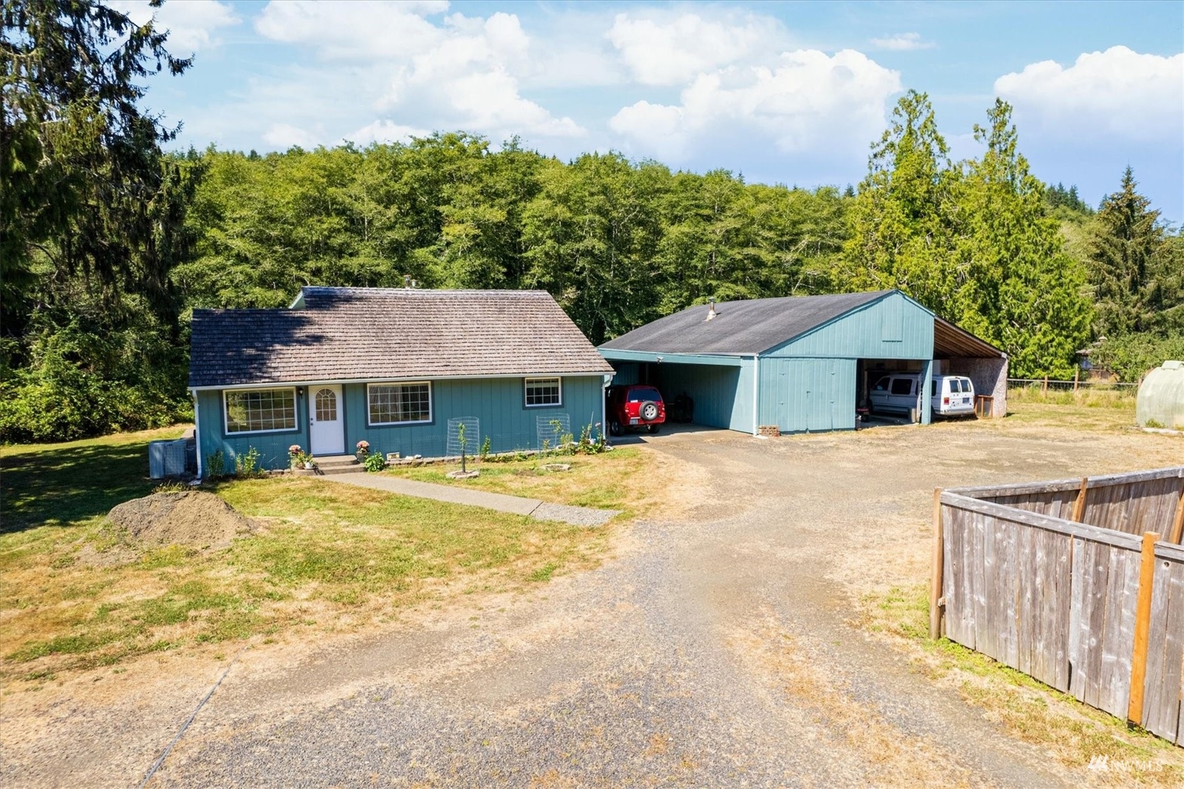 Property Photo:  205 Endresen Road  WA 98550 