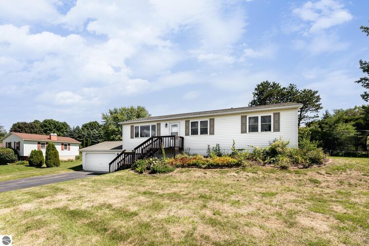 4084 Garden Court  Traverse City MI 49684 photo