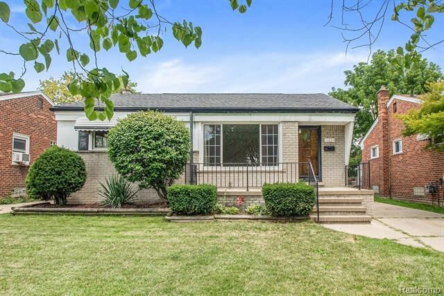 Property Photo: 15884 O Connor Avenue MI 48101