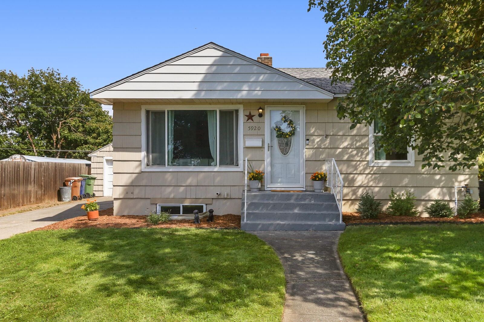 Property Photo: 5920 N Elm St WA 99205