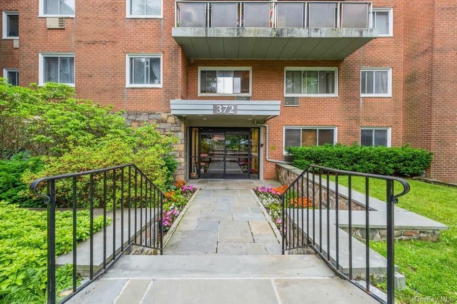 372 Central Park Avenue 1H  Scarsdale NY 10583 photo