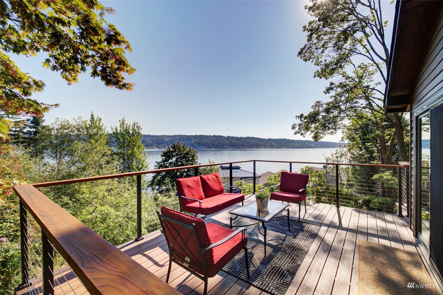 Property Photo: 11900 Lakeside Place NE WA 98125