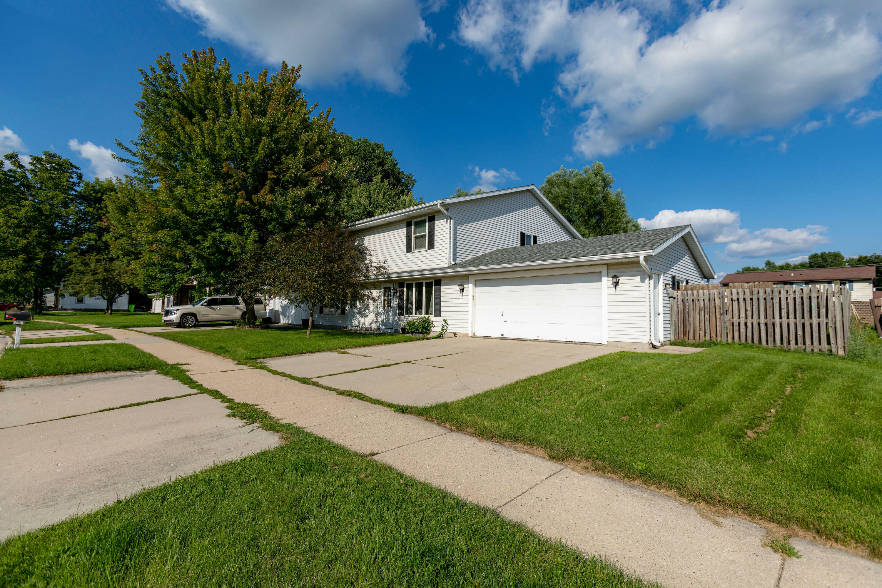 Property Photo:  494 East Ave  WI 53027 