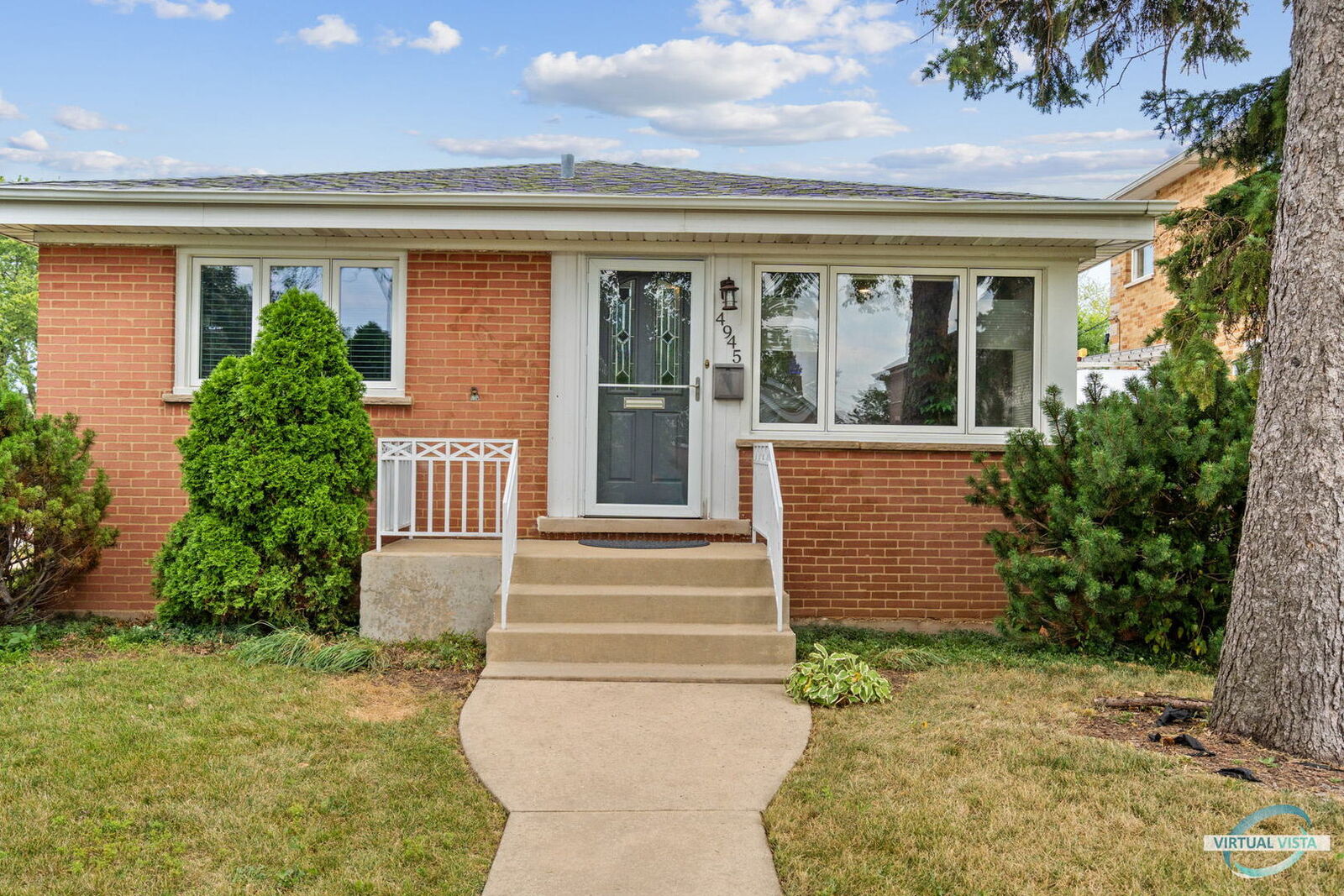 Property Photo:  4945 N Opal Avenue  IL 60706 