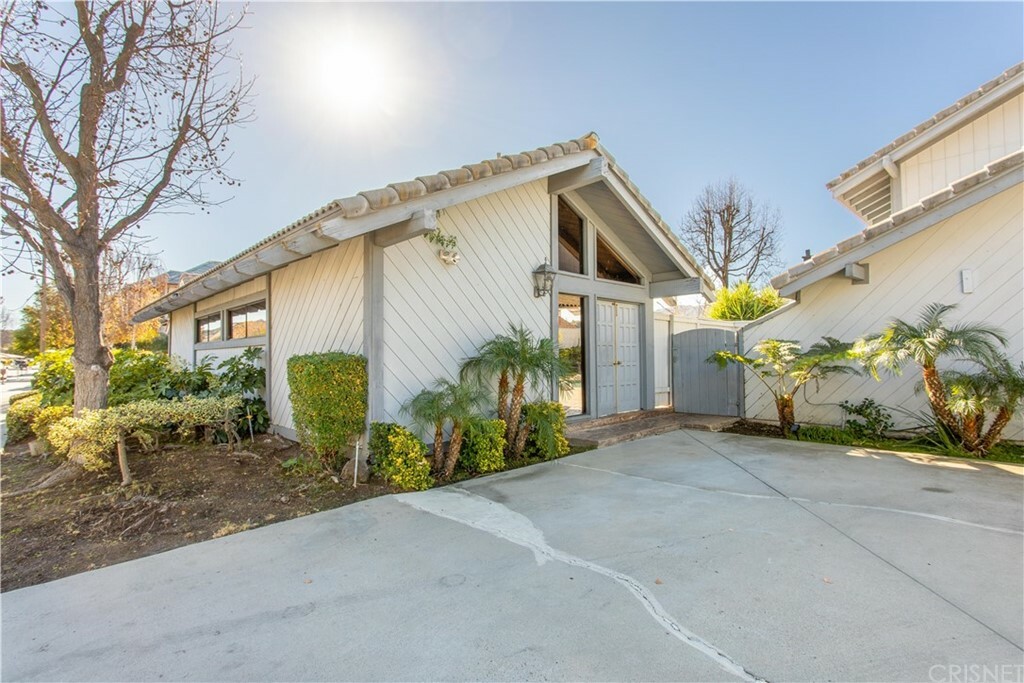 Property Photo:  2546 Oakshore Drive  CA 91361 