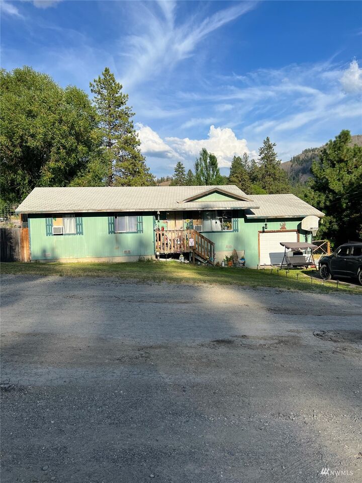 Property Photo:  998 S Monroe  WA 99166 