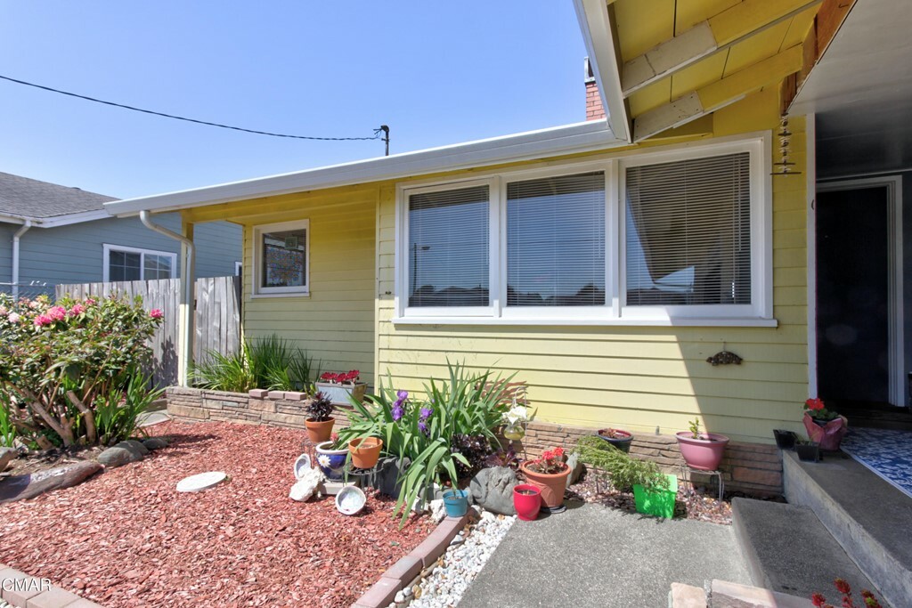 Property Photo:  259 Wall Street  CA 95437 