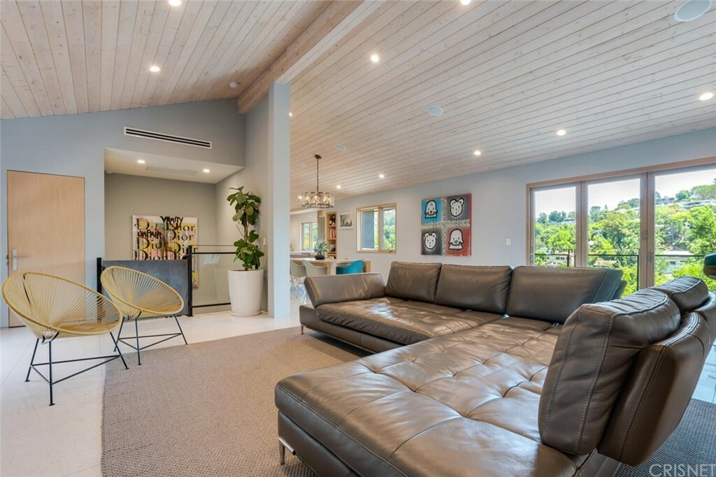 Property Photo: 3330 Troy Drive CA 90068