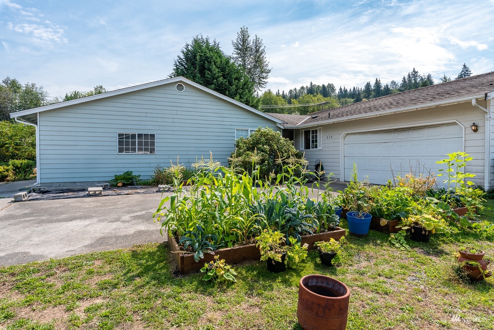 Property Photo: 828 Portage Street B WA 98223