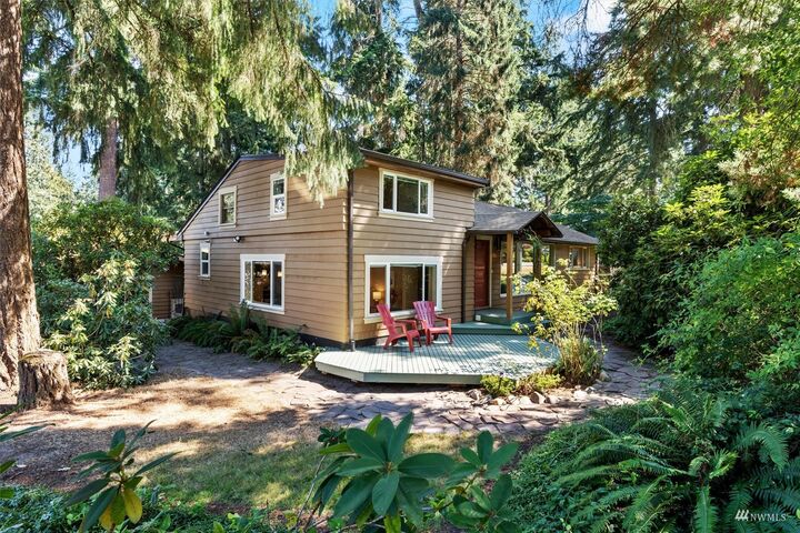 Property Photo: 16054 32nd Avenue NE WA 98155
