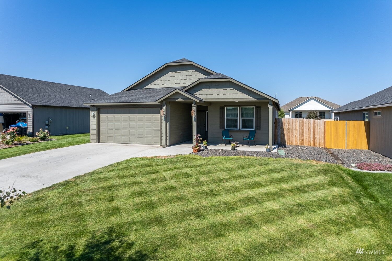 Property Photo: 425 S Trillium Way WA 98837