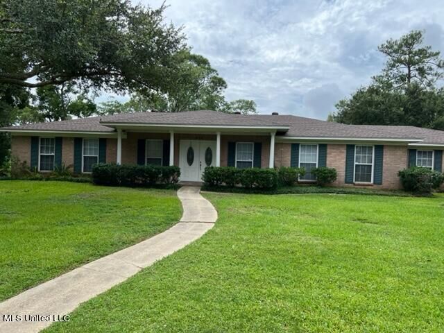 Property Photo: 823 Warren Street MS 39567
