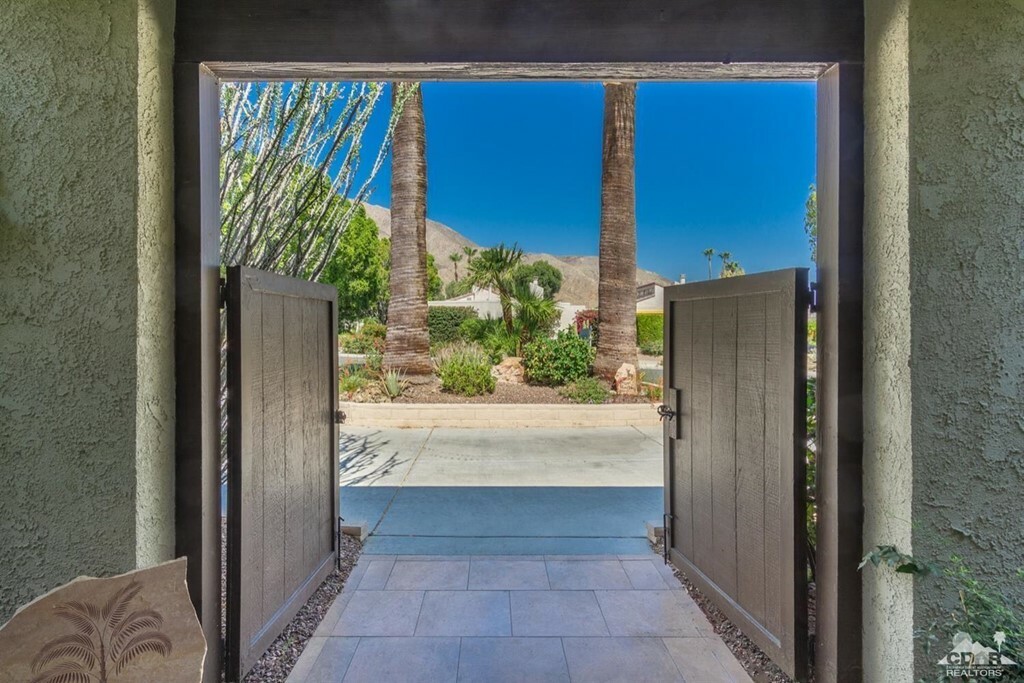 Property Photo: 45864 Shadow Mountain Drive CA 92260