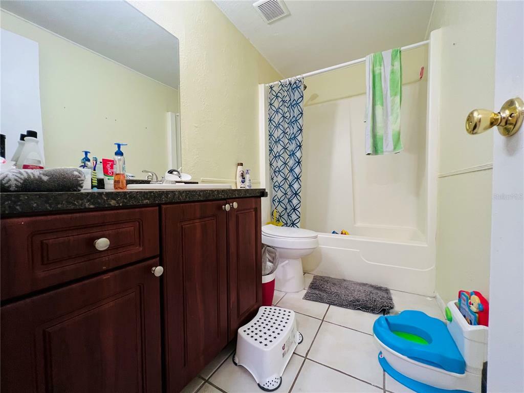 Property Photo:  8706 Albion Court  FL 33634 