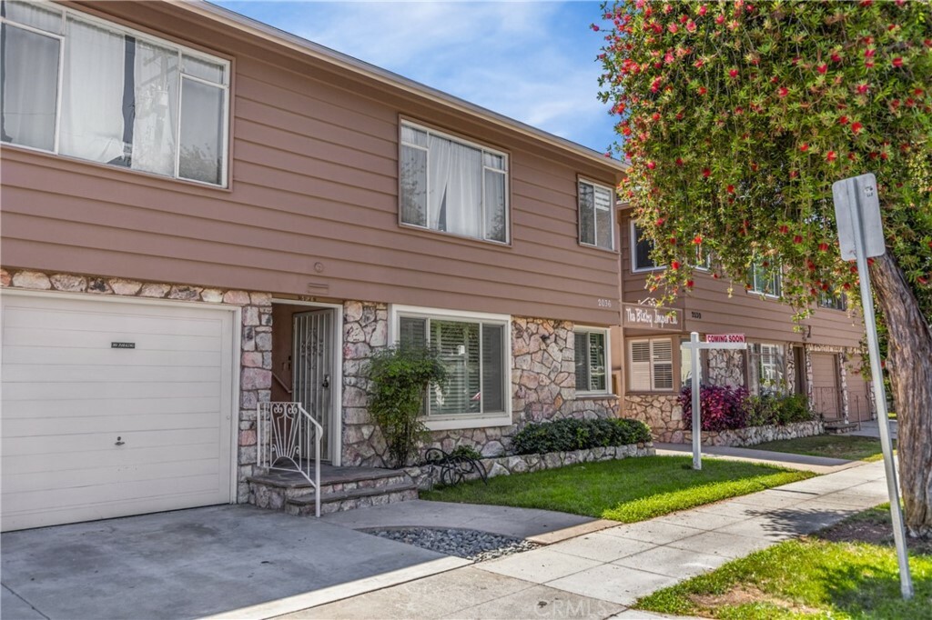 Property Photo:  2036 E 3rd Street 5  CA 90814 