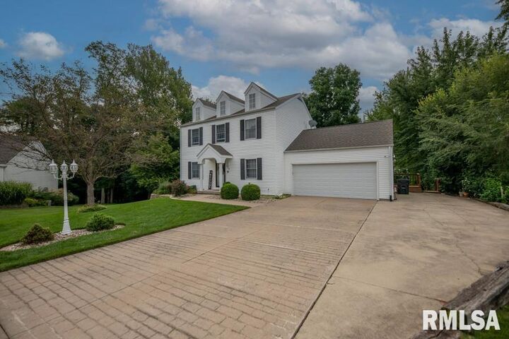 106 Brenyn  East Peoria IL 61611 photo